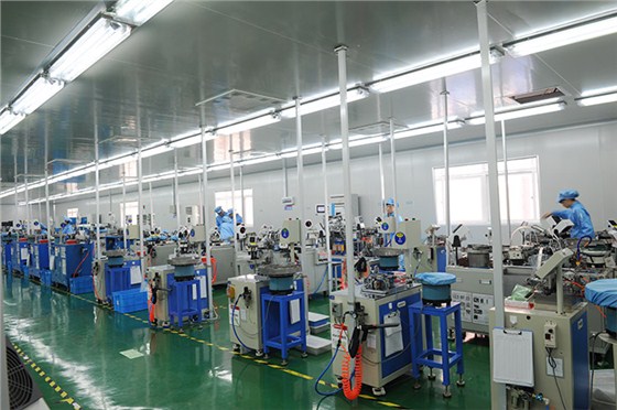 港源電子自動化生產車間
